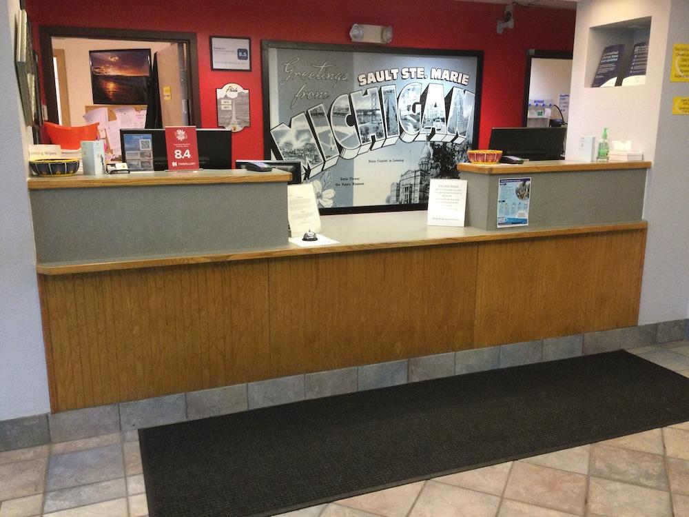 Super 8 By Wyndham Sault Ste. Marie Hotel Exterior photo