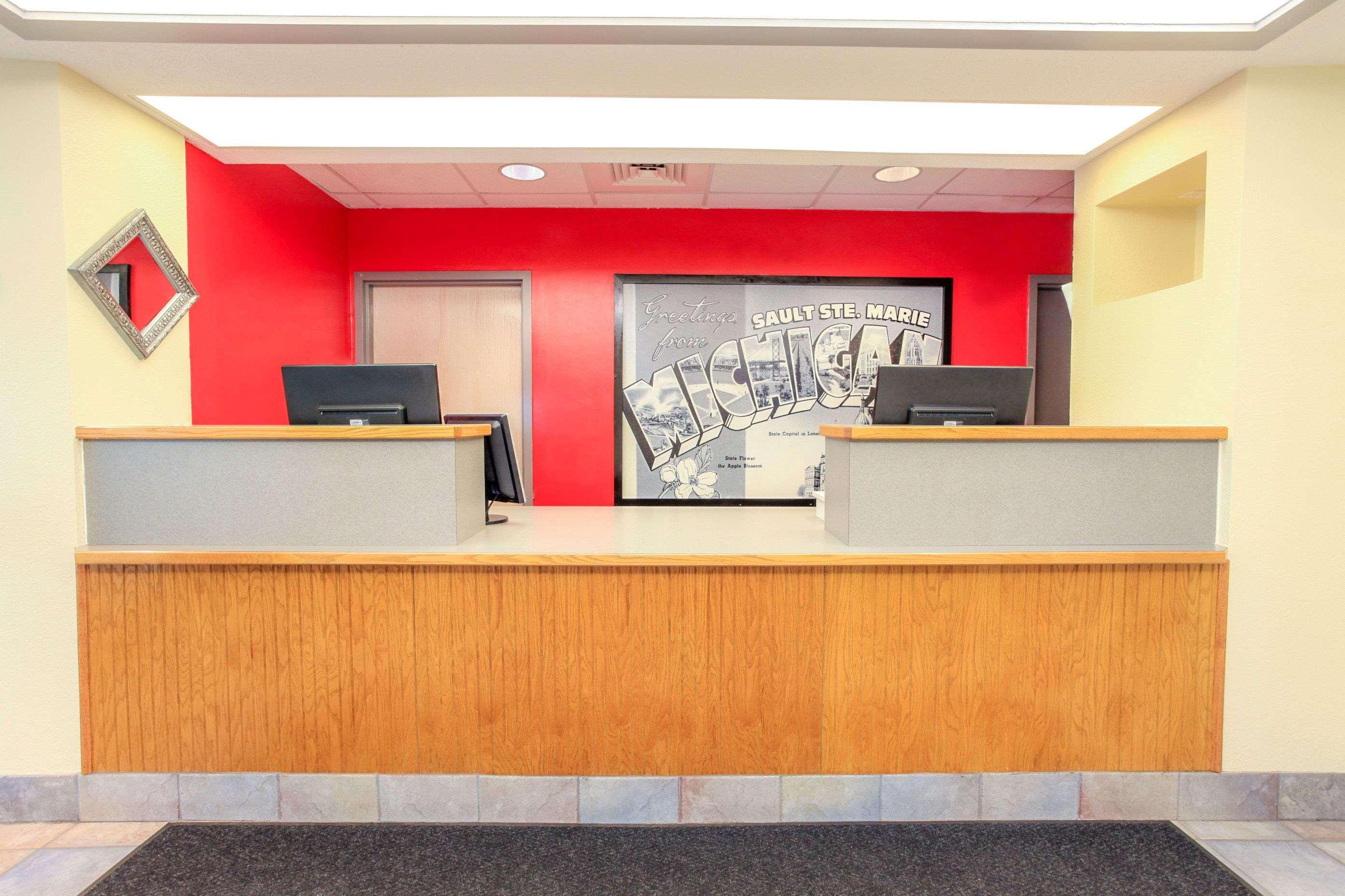 Super 8 By Wyndham Sault Ste. Marie Hotel Exterior photo